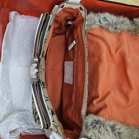 Coach White Leather and Fur Ski Pack Shoulder Bag - Picture 9 of 16